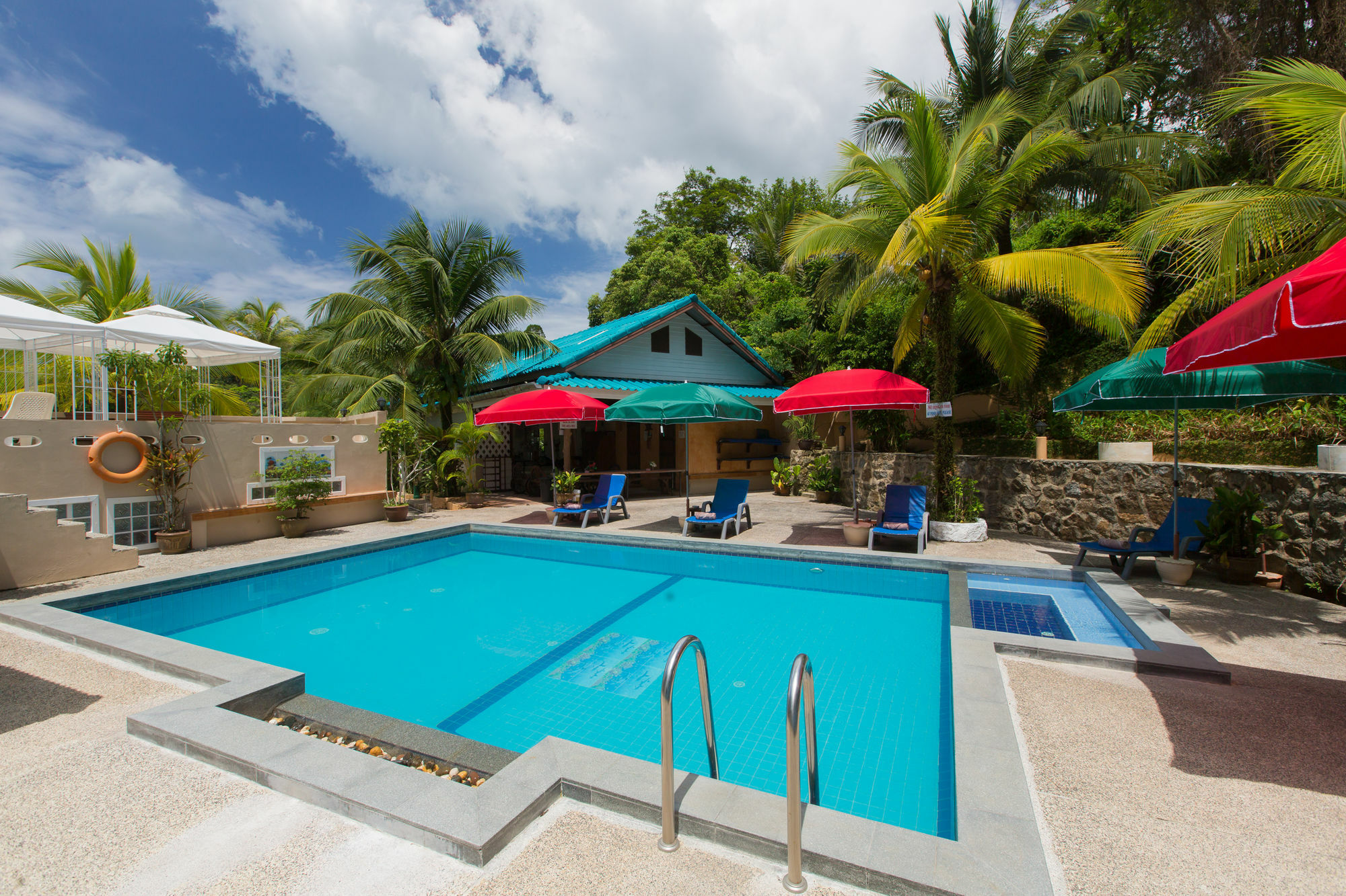 Patong Rai Rom Yen Resort Sha Exterior foto