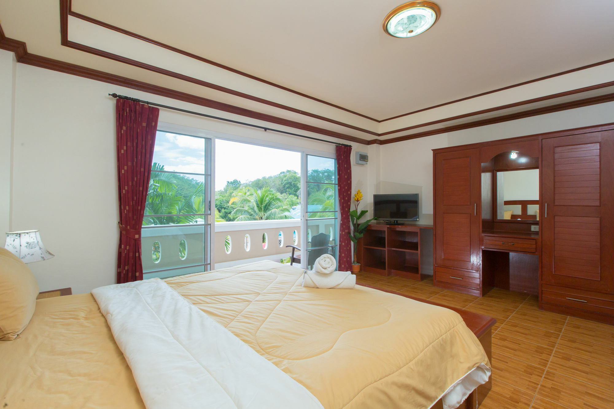 Patong Rai Rom Yen Resort Sha Exterior foto